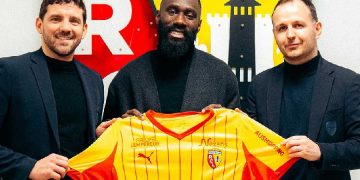 Le RC Lens confirme la signature d’Arthur Masuaku