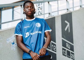 Joachim Djamba-Shango signe son premier contrat professionnel à La Gantoise
