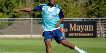 Enzo Molebe