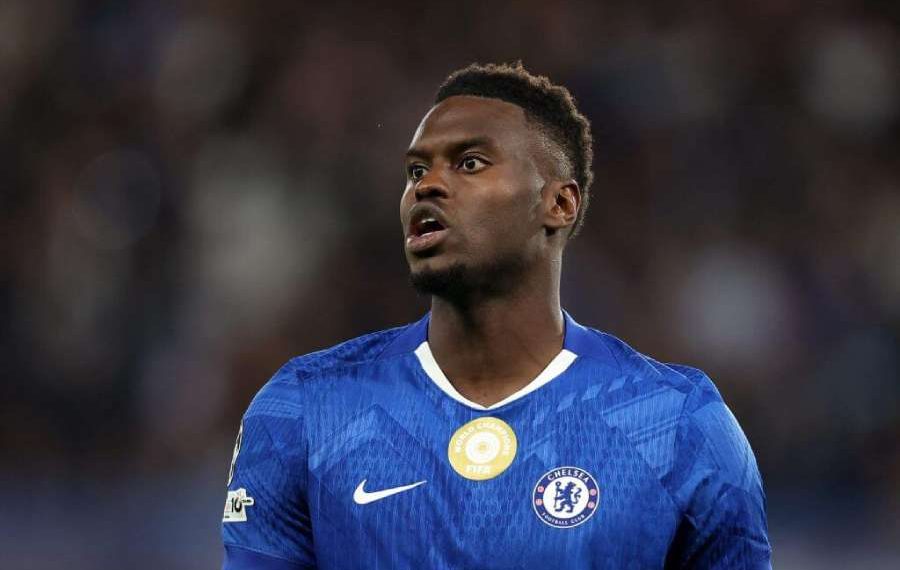 Benoît Badiashile pose ses valises à Naples pour se relancer